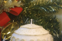 Vianočná guľa zdobená